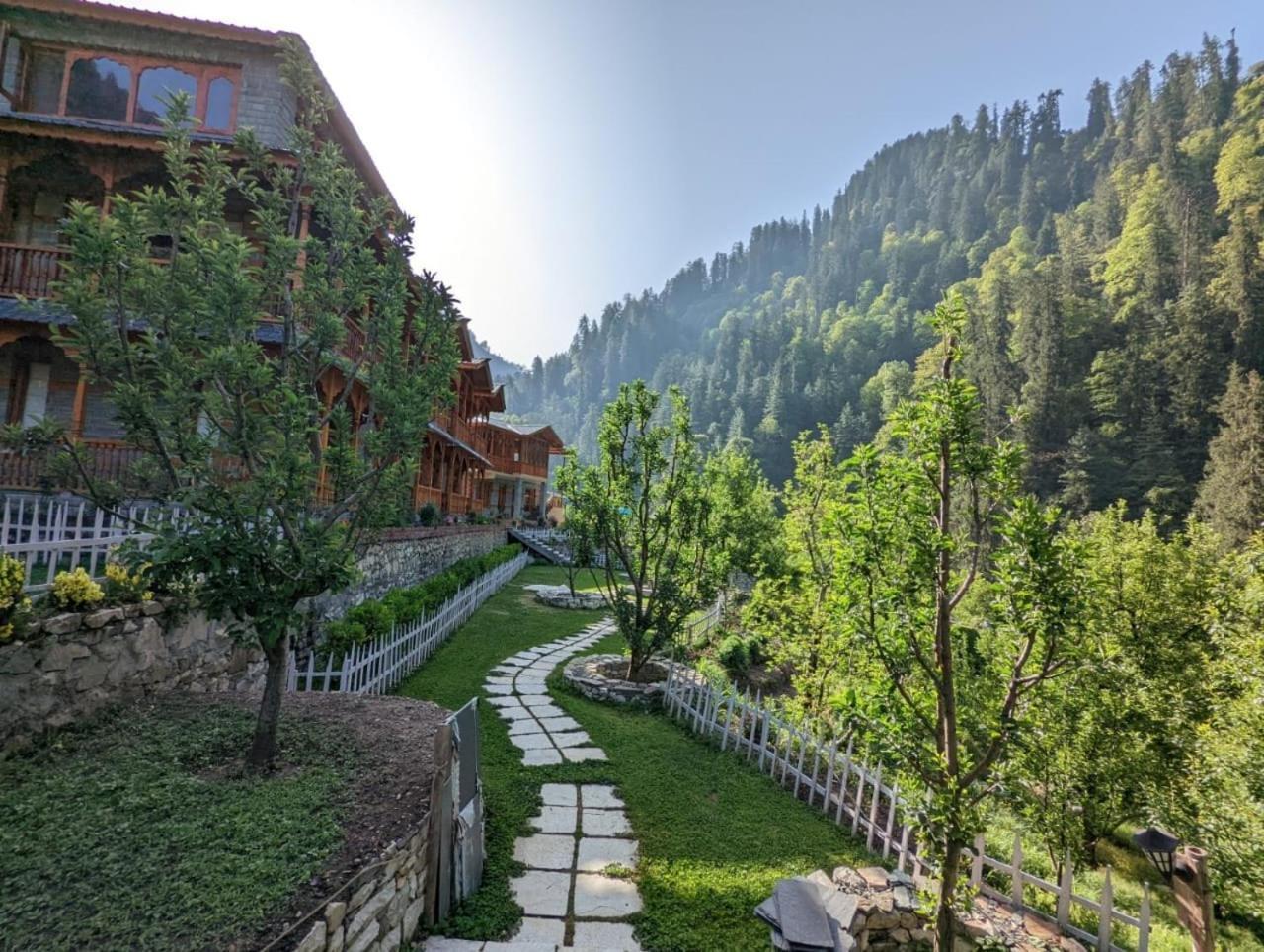 8Fold By Larisa, Jibhi Hotel Kültér fotó